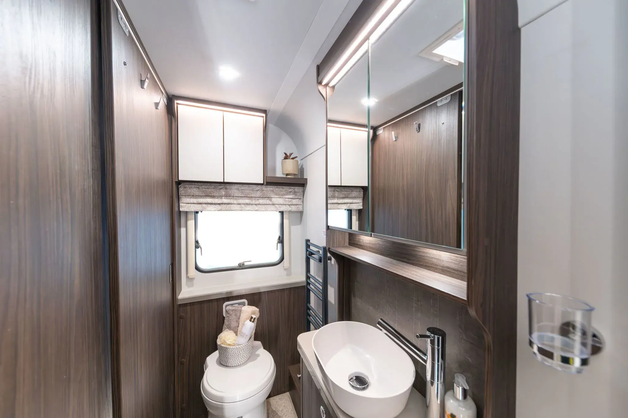 Buccaneer Cruiser Caravan Bathroom