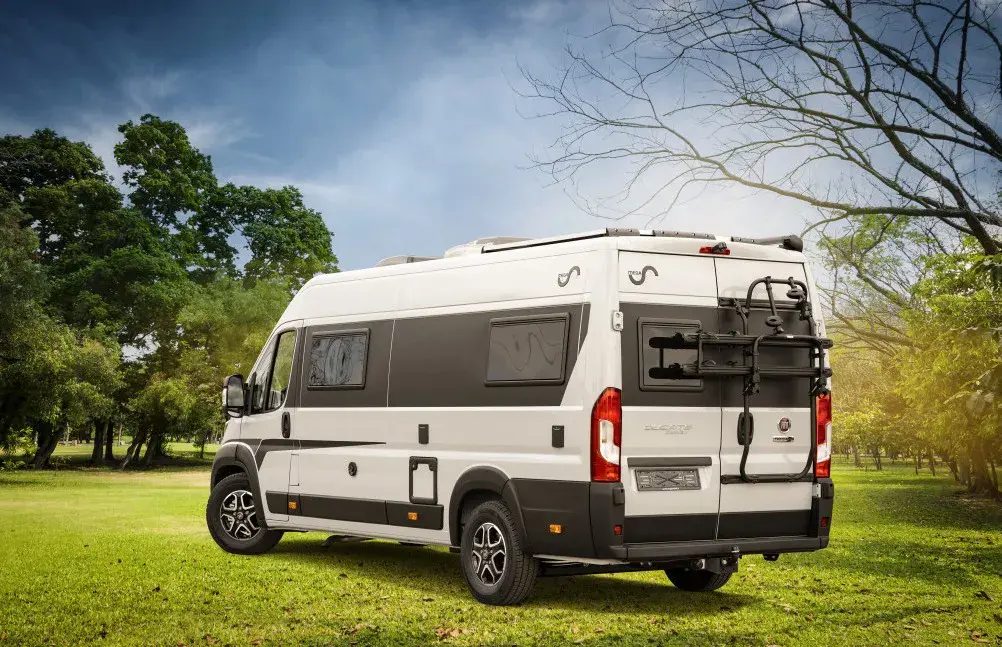 Mega Mobil Sport Outside